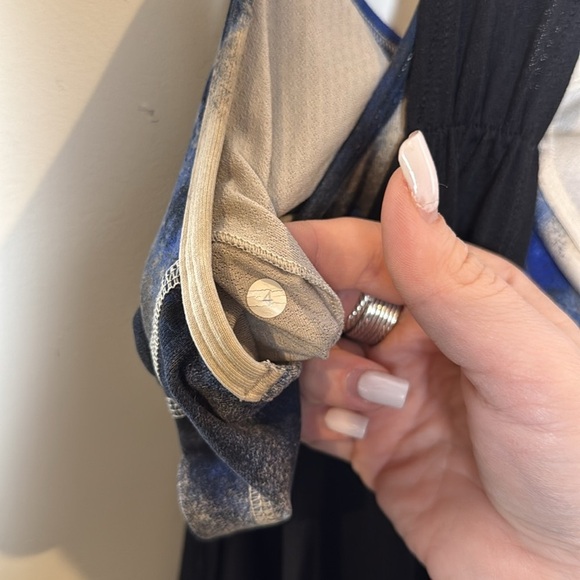 Lululemon Women’s No Limits Tank Top Built In Bra Black Milky Way Racerback 4 - Picture 7 of 9